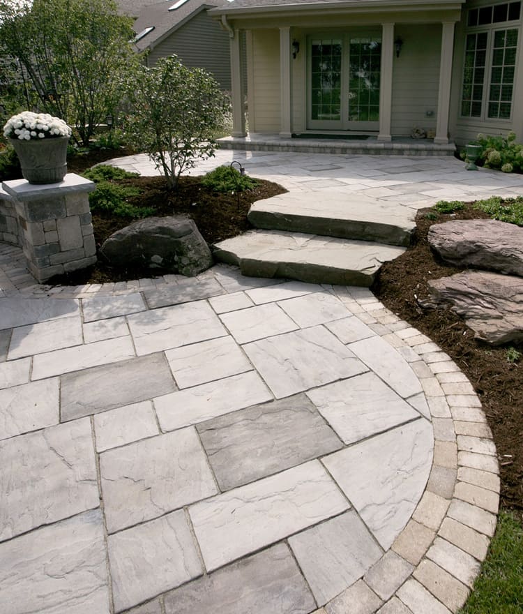 BEACON HILL™ FLAGSTONE Pavers