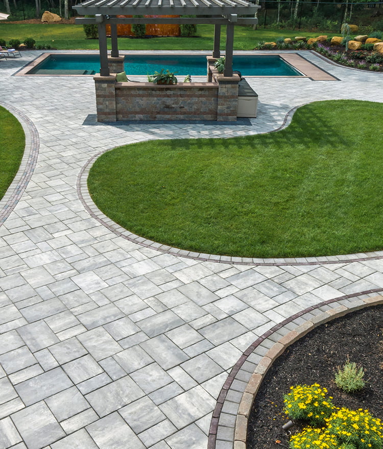 BEACON HILL™ FLAGSTONE Pavers