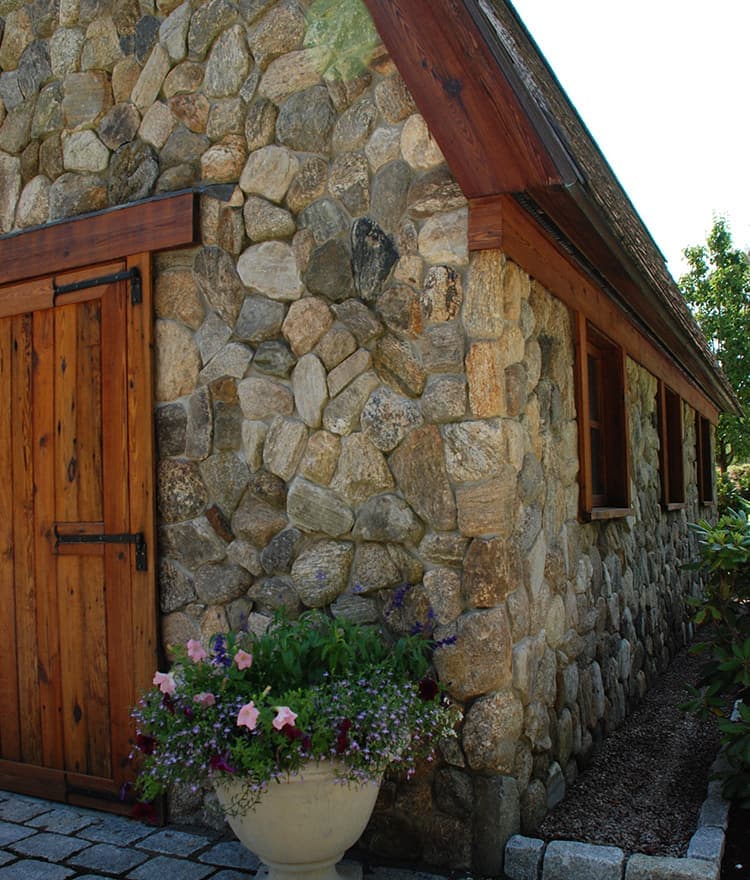 Weathered Rounds Stone Veneer