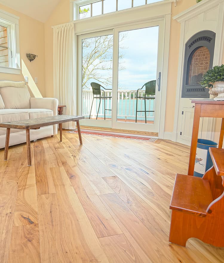 prefinished-hardwood-wide-plank-floor 