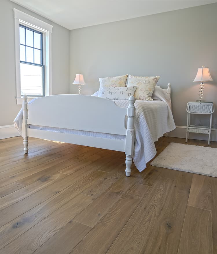 prefinished-hardwood-wide-plank-floor