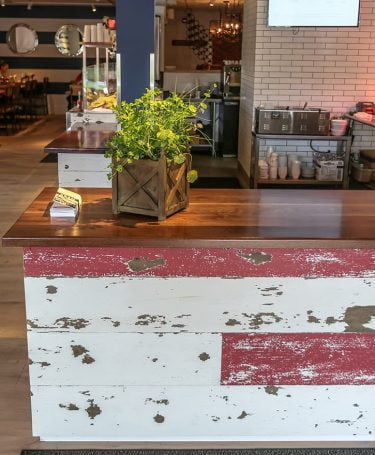 Lighthouse Cove Weathered Wood Ruby Red & Ivory White Mixed